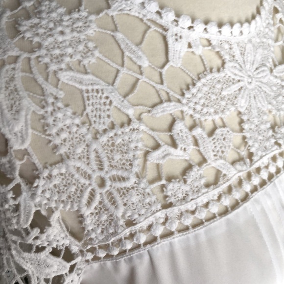 SZ M CHOIES BRAND TOP LACE SLEEVES WITH SOFT PLEATS AT BODICE AREA WHITE - Picture 2 of 7